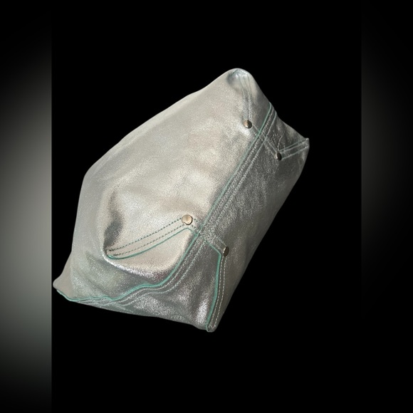 TIFFANY & CO. Reversible Metallic Silver Leather & Blue Suede Tote with Pouch - Picture 10 of 15